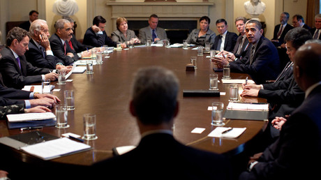 President Barack Obama meets with members of his Cabinet in the Cabinet Room at the White House. © White House