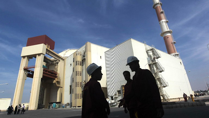 Reaktorirakennuksen Venäjän rakennettu Bushehr ydinvoimala, 1200 km etelään Teheranissa.  (AFP Photo / Majid Asgaripour)
