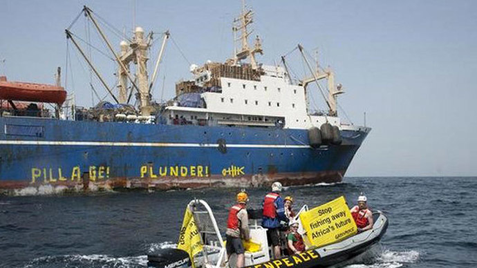  - senegal-naydenov-trawler-greenpeace.si