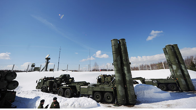 Anti-aircraft missile system S400 "Triumph" at a site in the Moscow region. (RIA Novosti/Grigoriy Sisoev)