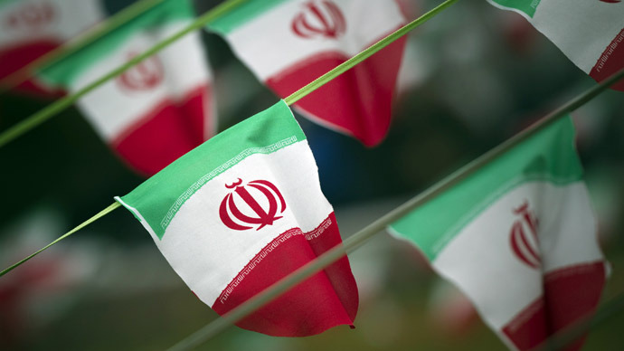 Iran's national flags (Reuters/Morteza Nikoubazl)