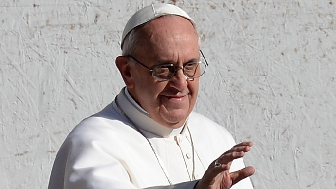 Pope Francis waves from the papamobile during his inauguration mass at St Peter's square on March 19, 2013 at the Vatican. (AFP Photo/Filippo Monteforte)