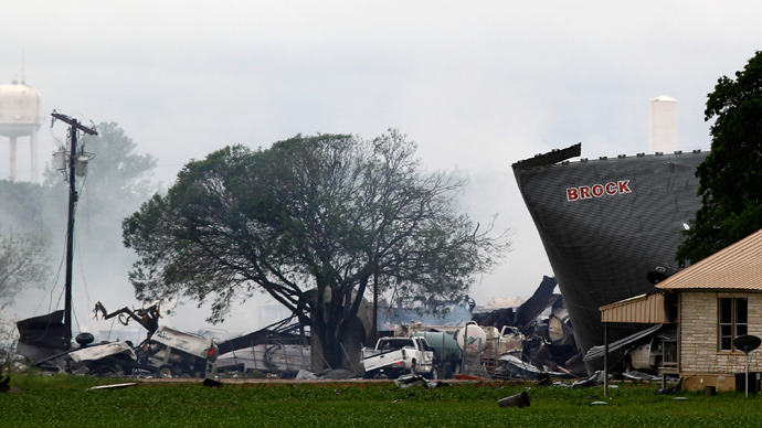 The remains of a fertilizer plant smolder after a massive explosion in the town of West, near Waco, Texas April 18, 2013 (Reuters / Mike Stone)
