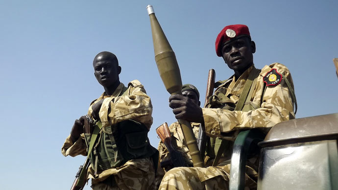 South Sudanese troops loyal to President Salva Kiir pictured at Bor airport after they re-captured it from rebel forces.(AFP Photo / Samir Bol)