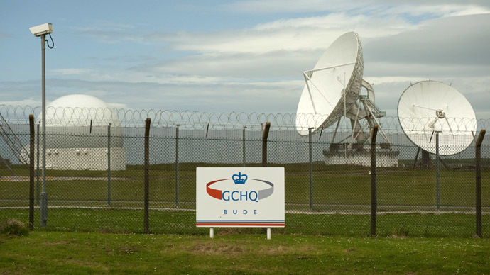 Satellite dishes are seen at GCHQ's outpost at Bude, close to where trans-Atlantic fibre-optic cables come ashore in Cornwall, southwest England (Reuters/Kieran Doherty)