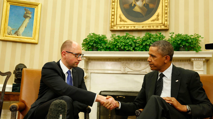 U.S. President Barack Obama shakes hands as he hosts a meeting with Ukraine Prime Minister Arseniy Yatsenyuk in the Oval Office of the White House in Washington, March 12, 2014.(Reuters / Larry Downing)