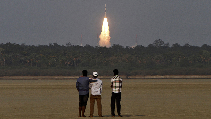 India's Polar Satellite Launch Vehicle (PSLV-C24), carrying the second navigation satellite of the Indian Regional Navigation Satellite System IRNSS-1B, lifts off from the Satish Dhawan Space Centre in Sriharikota, about 100 km (62 miles) north of the southern Indian city of Chennai April 4, 2014. (Reuters / Babu)