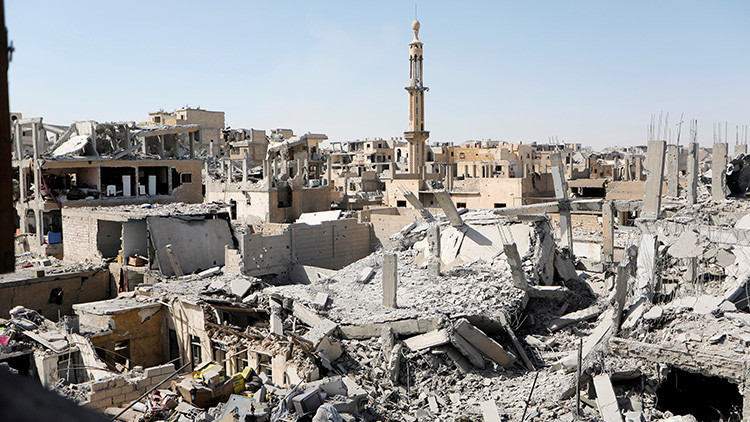 La coalición internacional suspende su operación en Raqa ante el éxito del Ejército sirio