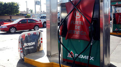 Un surtidor de combustible "fuera de servicio" en una estación de  Pemex, cerrada debido a la escasez de combustible en Guadalajara, estado de Jaisco, México, el 6 de enero de 2019.