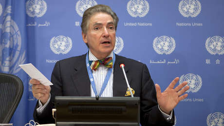 Alfred de Zayas, experto en DD.HH., ofrece una conferencia en la sede de la ONU en Nueva York. 28 de octubre de 2013