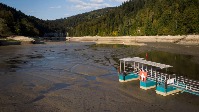 Rekordsommer macht Schweizer See zum Rinnsal
