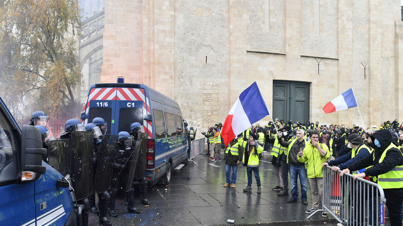 Französische Polizeigewerkschaft ruft zum unbefristeten Streik auf: "Derselbe Kampf wie Gelbwesten"