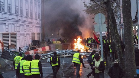 Bilder der Verwüstung aus Paris. Ein Ende der Proteste ist nicht abzusehen.