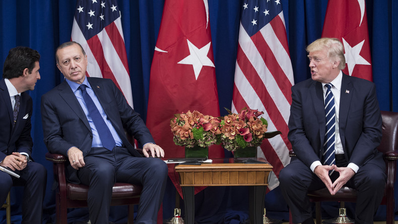 Erdoğan warnt Trump: Türkei bereit, ohne Verzögerung in Nordsyriens Manbidsch einzumarschieren