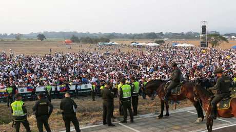 Die venezolanische Opposition veranstaltete im kolumbianischen Grenzort Cúcuta ein Konzert, zu dem laut Washington Post angeblich 200.000 Besucher kamen.