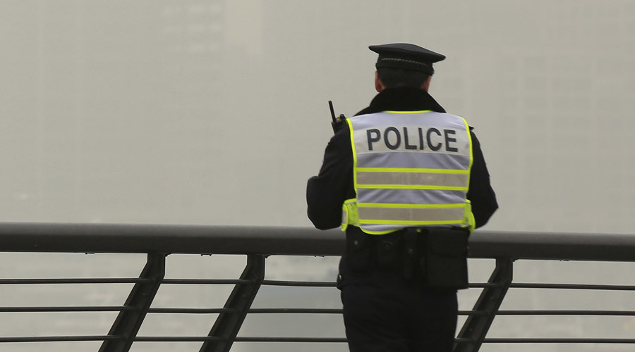 Copy cop: Chinese con man makes home look like police station in elaborate scam