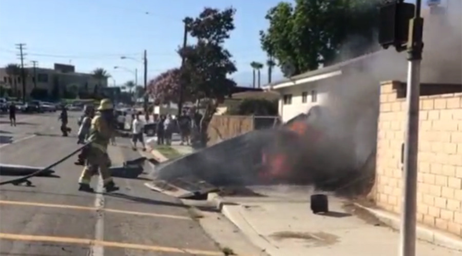 Plane crashes into yard in California killing pilot (PHOTOS)