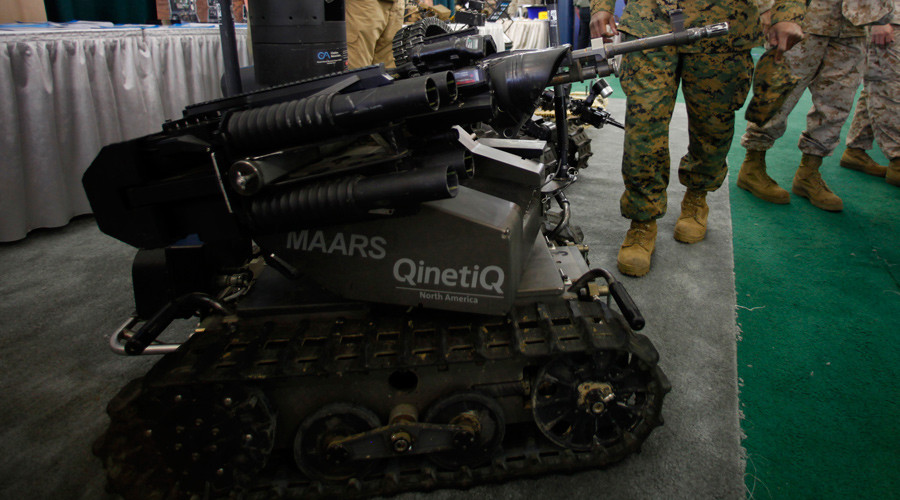 Modular Avançado Armed Robotic Sistema mostrado na Expo marinho militar ocidental em Camp Pendleton, Califórnia.  © Mike Blake
