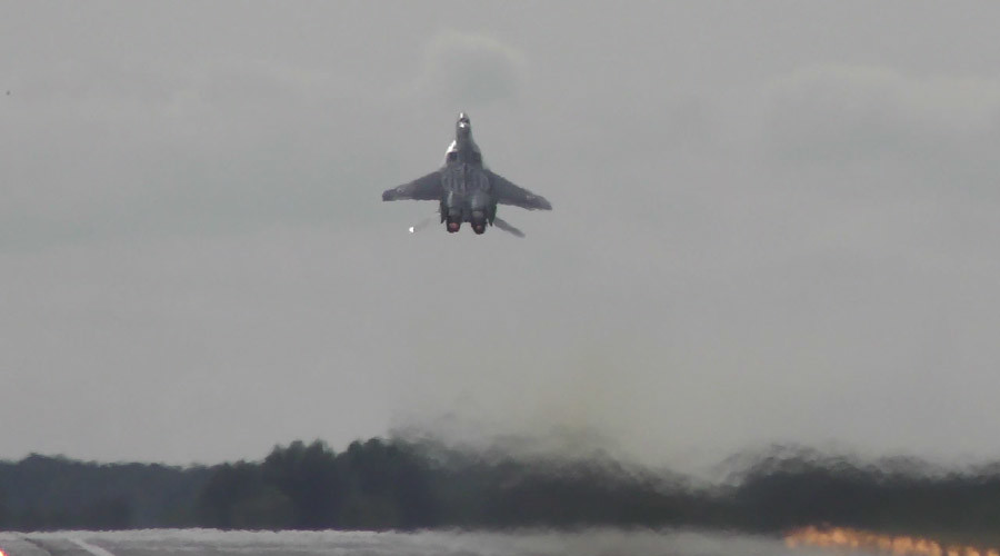 Power vertical: MiG-29 rockets skyward on takeoff (VIDEO)