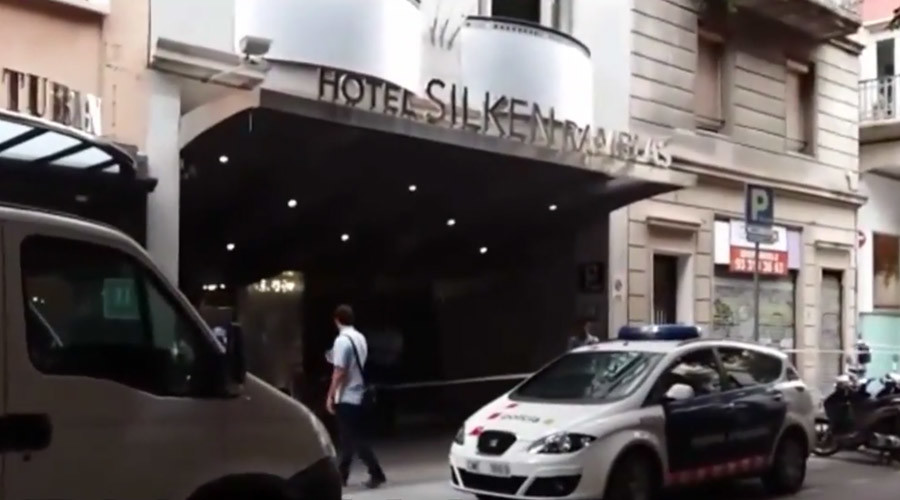 Police hunt for suspect after 2 injured in Barcelona’s La Rambla shooting