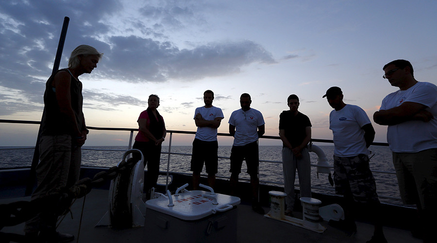 Hundreds feared dead after Libyan migrant boat capsizes during rescue