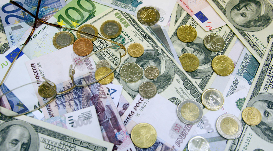 Ruble hits 6-month low against major currencies