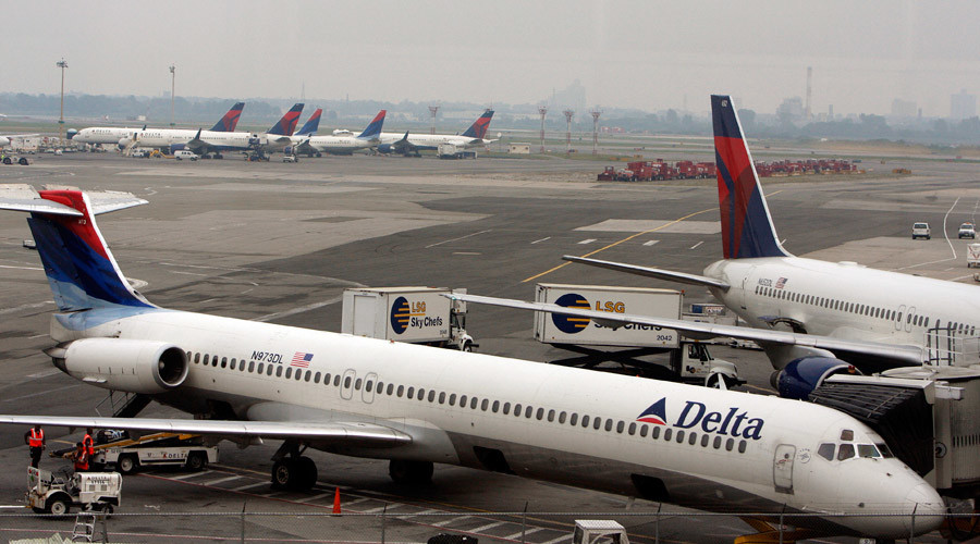 Computer glitch delays hundreds flights in New York, DC