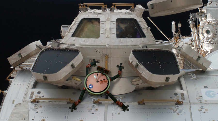 NASA testing robot with sticky gecko feet (VIDEO)