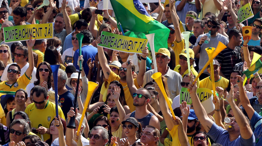 Thousands flood Rio’s iconic beach demanding Rousseff’s impeachment