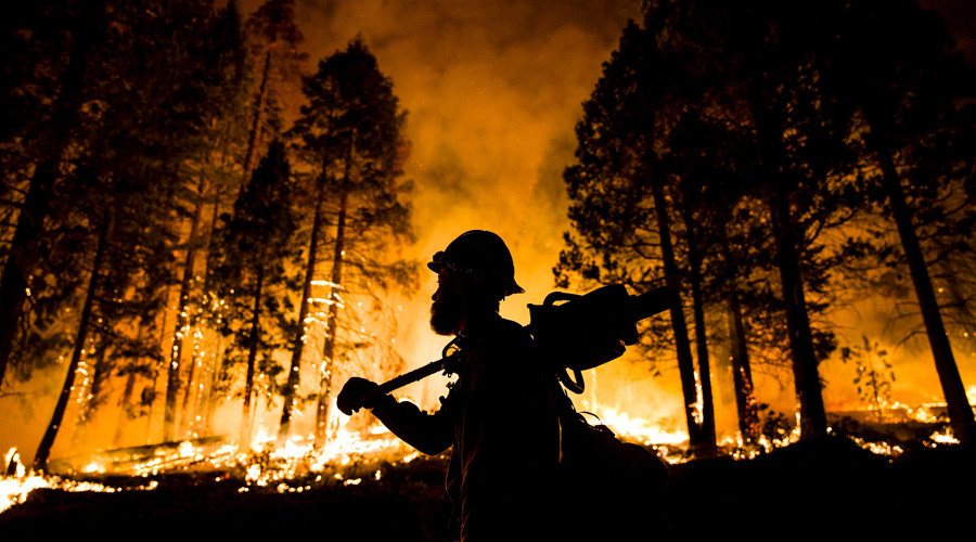 100-acre wildfire prompts evacuation at California mountain resorts