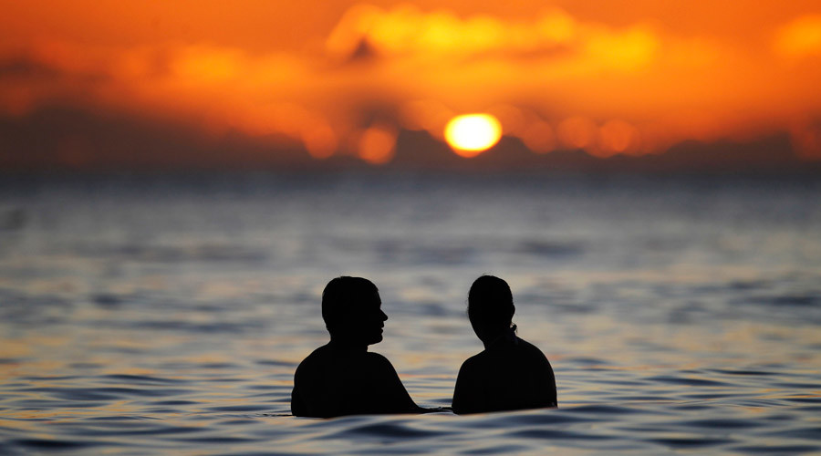 Sewage spill forces closure of Hawaii's iconic Waikiki beach