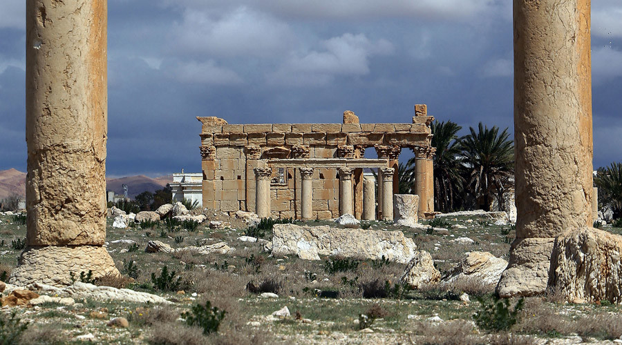 Harrowing images show ISIS ‘demolishing’ Syria’s ancient Palmyra temple (PHOTOS)