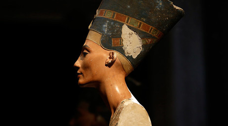 The Nefertiti bust is pictured during a press preview of the exhibition 'In The Light Of Amarna' at the Neues Museum in Berlin © Michael Sohn