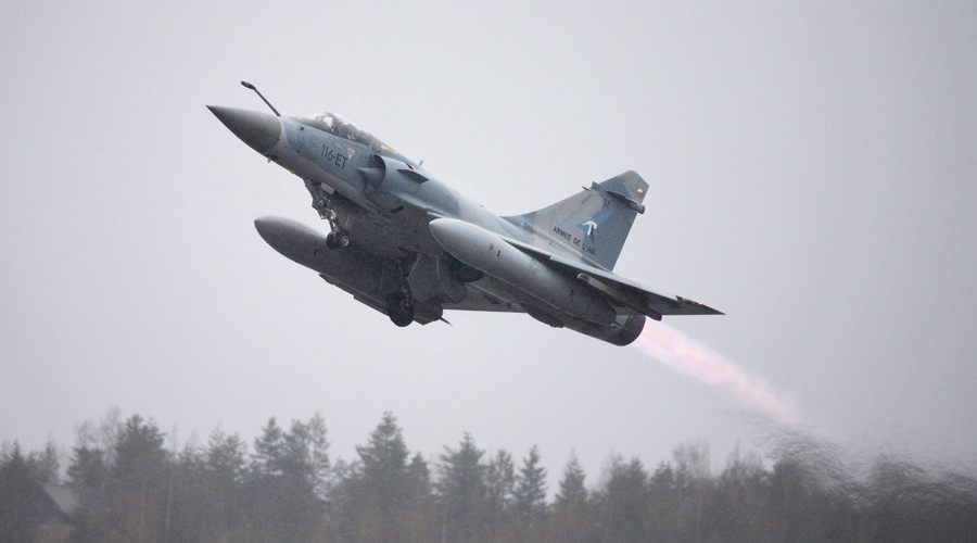 France eyes strikes against ISIS in Syria – report