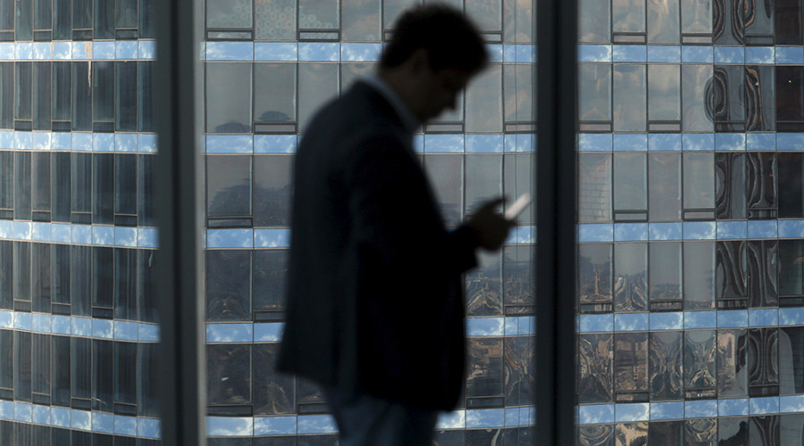 Porn app secretly takes photos of users to ransom them