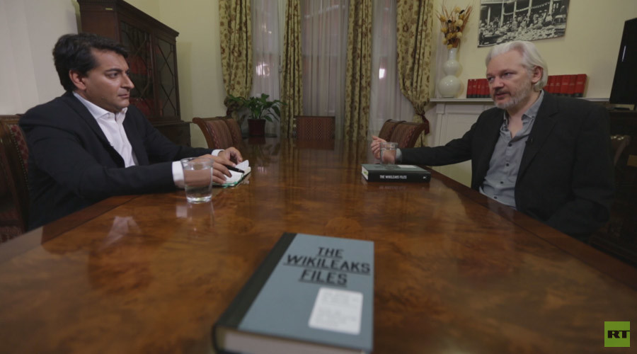 Obama prosecuted whistleblowers for working with media, not with foreign govts – Assange to RT