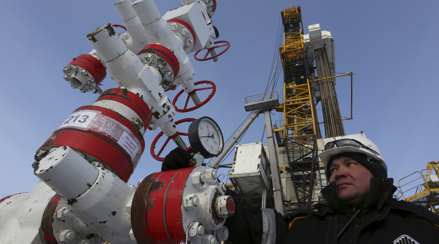 Russian oil producers outperform global competitors on weaker ruble