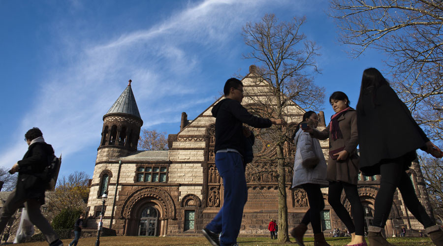 'Know Before You Owe': Student loan bill would require annual counseling, updates