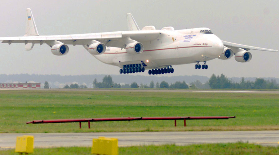 Antonov World's largest aircraft Ukrainian made Antonov-225 Mriya cargo plane.  Gleb Garanich