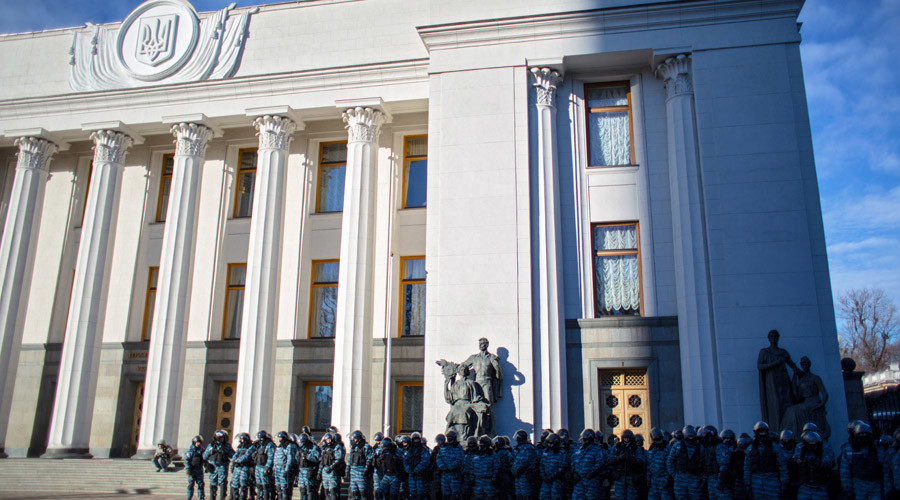 ‘Kiev persecuting media reporting truth’ – blacklisted Spanish journo to RT