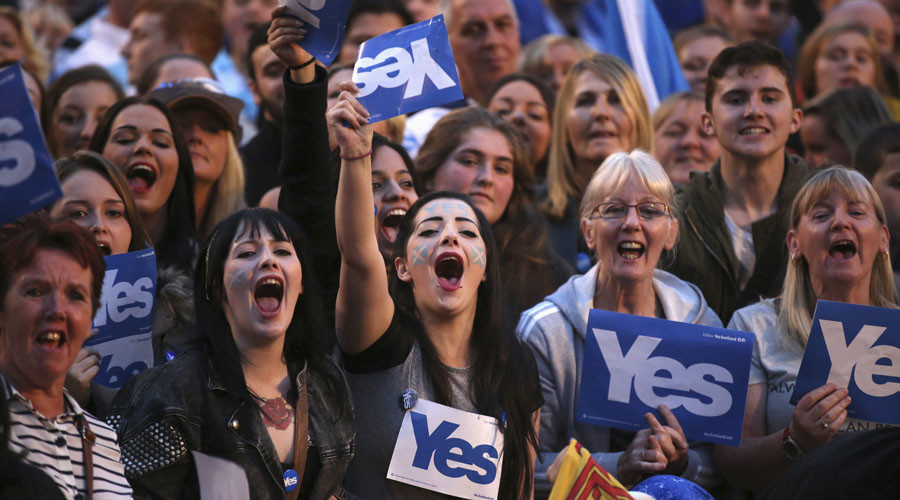 Defiant Scots send #StillYes hashtag trending on #indyref anniversary