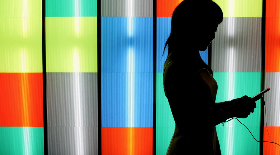 Half Aussie youth think spying on partner ‘OK’, 20% say rape victims ‘ask for it’ - study
