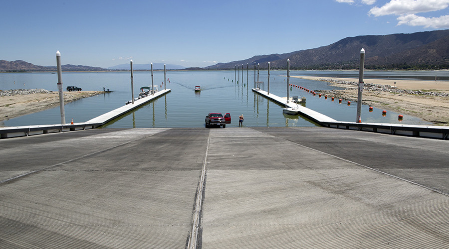 Thousands of fish dead as California reservoir disappears overnight
