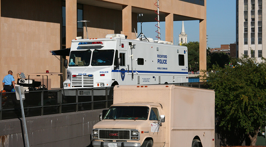 Gunman reported in Rockford, Illinois medical clinic now in custody
