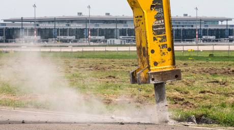 Reconstruction works on a northern runway of the future Berlin Brandenburg international airport Willy Brandt (BER) are conducted in Schoenefeld, Germany © Hannibal Hanschke 