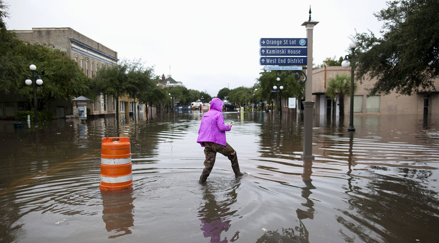 Extreme weather weekend: 9 killed in S. Carolina flooding, Bahamas slammed by Hurricane Joaquin