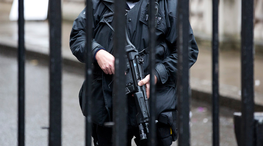 Police shoot ‘knifeman’ after 2 Taser shocks have no effect