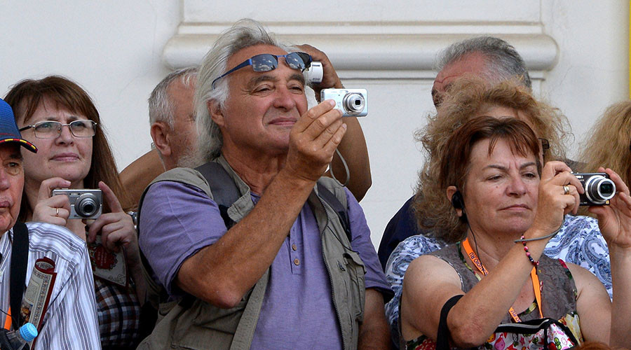 Businessmen seek to boost tourist industry by canceling entry visas for some Europeans