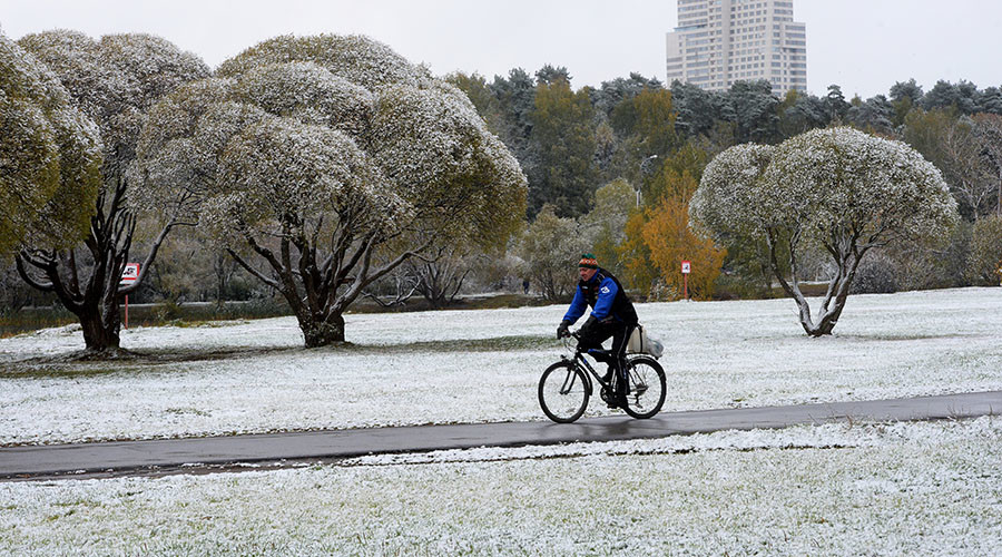 First snow blankets Moscow (PHOTO)