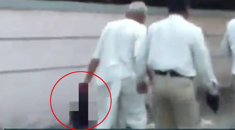 Indian man beheads wife, walks down street with her head in his hand